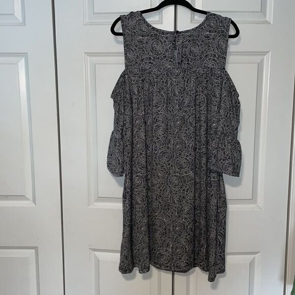 Robert Louis cold shoulder dress - Picture 9 of 10